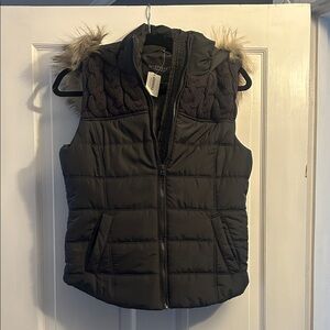 Aeropostale Black Puffer Vest with Faux Fur Trim